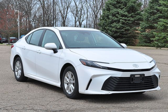 Ice Cap 2025 Toyota Camry LE FWD Sedan Front-Wheel Drive Continuously Variable Transmission
