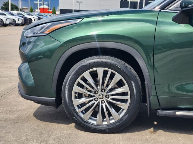 2024 Toyota Highlander Platinum  at Toyota of Victoria