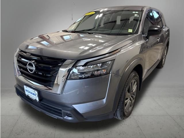 2024 Nissan Pathfinder S 4WD's photo