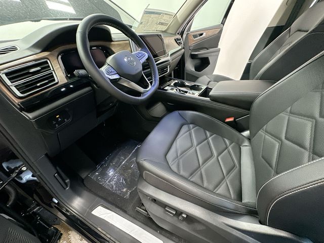 2026 Volkswagen Atlas 2.0T SE w/Technology Black at Sutliff Volkswagen