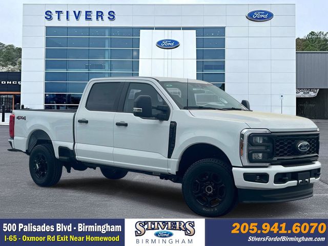 Oxford White 2026 Ford F-250 Super Duty Pickup Truck Four-Wheel Drive Automatic