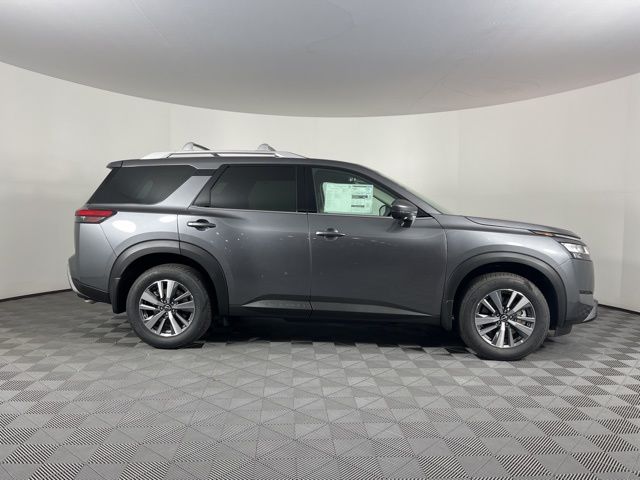 2024 Nissan Pathfinder SL 12