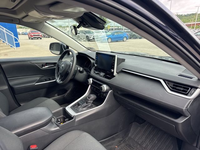 2022 Toyota RAV4 XLE photo