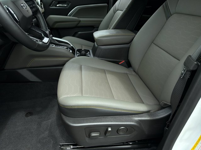 Used 2025 White Chevrolet ZR2 image 22