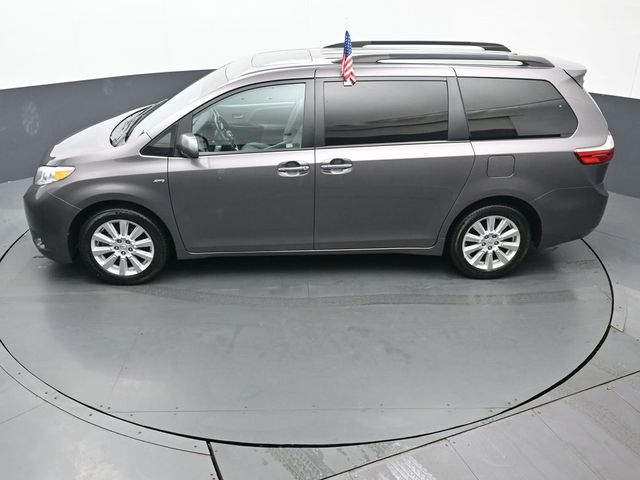 2017 Toyota Sienna XLE 41