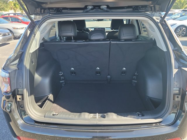 Used 2022 Black Jeep Latitude image 11