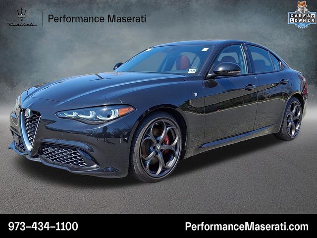 Black Metallic 2024 Alfa Romeo Giulia Sedan 8-Speed Automatic