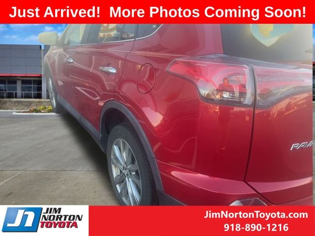 2016 Toyota RAV4 Limited 8