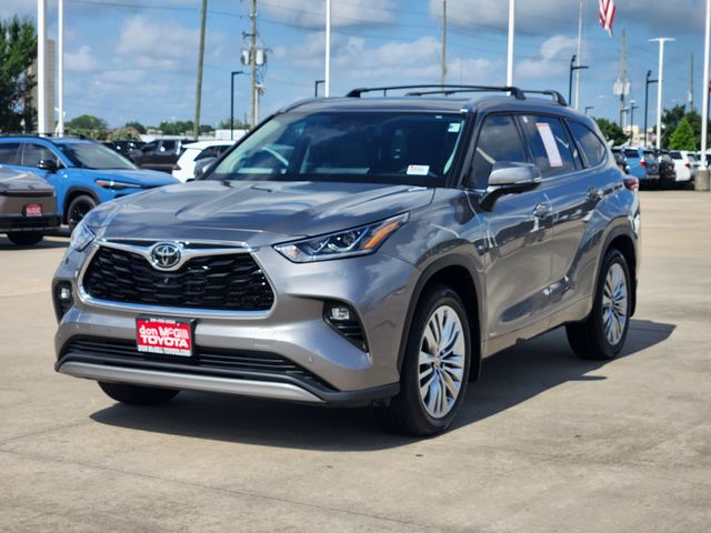 2025 Toyota Highlander Hybrid Platinum  at Gullo Toyota