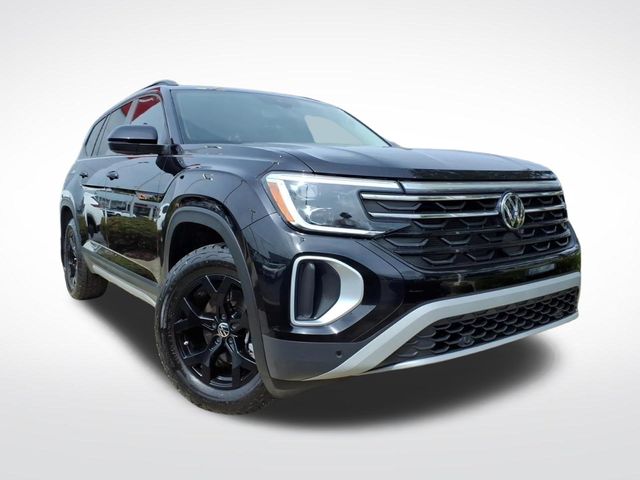 Deep Black Pearl 2024 Volkswagen Atlas SUV / Crossover All-Wheel Drive 8-Speed Automatic