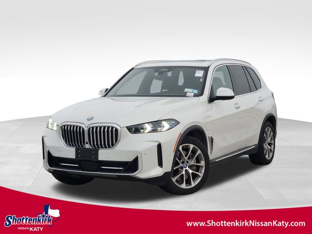 2025 BMW X5 50e's photo