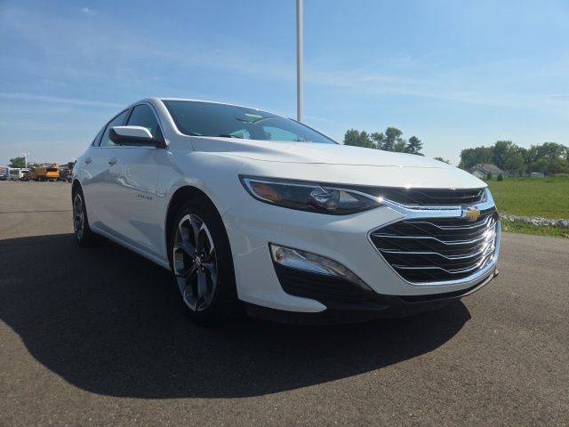Summit White 2020 Chevrolet Malibu Sedan Front-Wheel Drive Continuously Variable Transmission