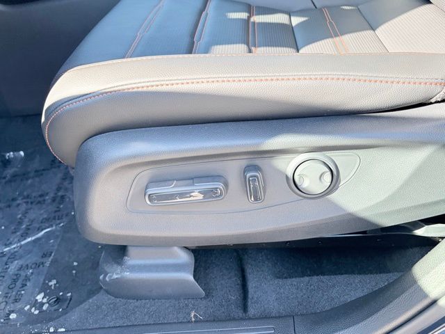 new 2026 Honda CR-V Hybrid car, priced at $41,675