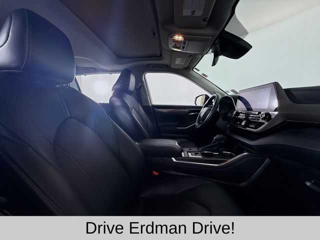 Used 2021 Toyota Highlander SUV