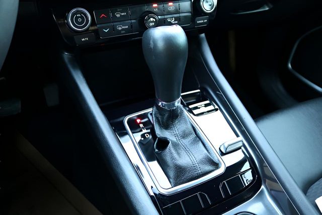 Used Car 2024 Jeep Compass  Latitude For Sale Under $25,000 In Austin, Texas