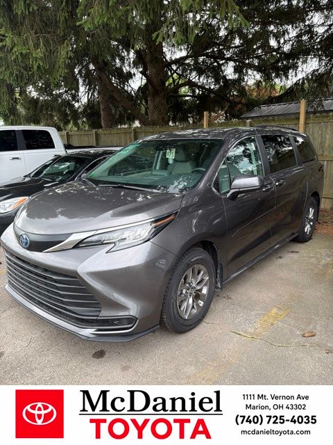  2023 Toyota Sienna LE 8-Passenger FWD   
