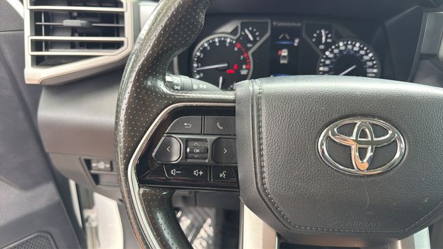Used 2022 White Toyota SR5 image 22