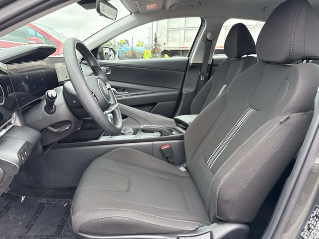 2024 Hyundai Elantra SEL - Photo 13