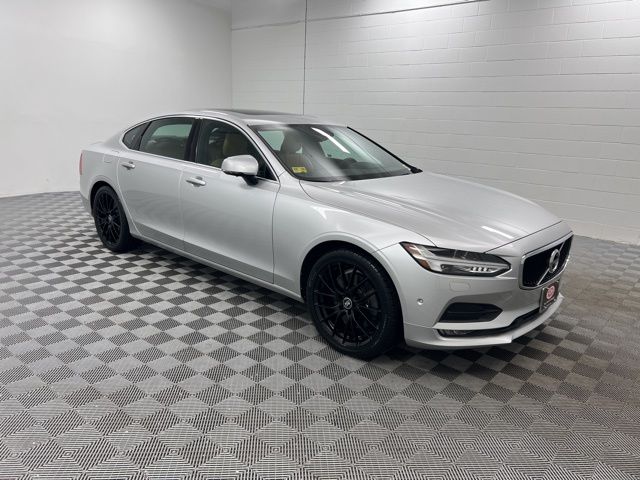Bright Silver Metallic 2018 Volvo S90 T6 Momentum AWD Sedan All-Wheel Drive Automatic