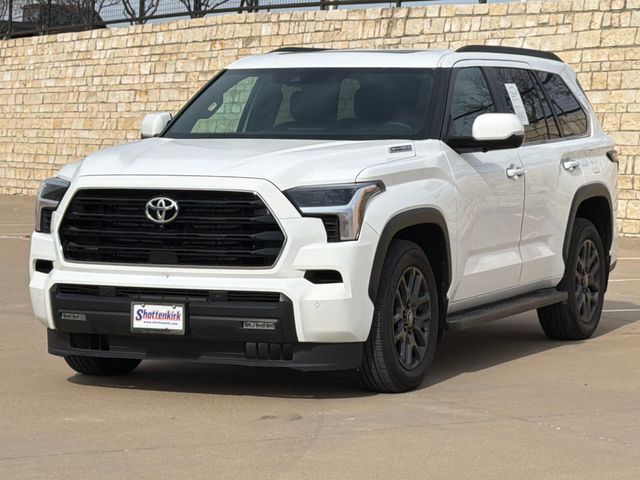 2025 Toyota Sequoia SR5 - Photo 3