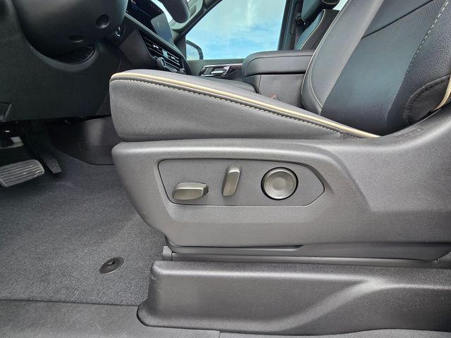 2025 Chevrolet Tahoe Premier:C02748
