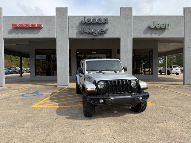 Silver Zynith Clearcoat 2022 Jeep Gladiator Sport Crew Cab 4WD Pickup Truck Four-Wheel Drive 8-Speed Automatic