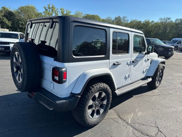 2018 Bright White Clearcoat Jeep Wrangler Unlimited Sahara 4X4 SUV