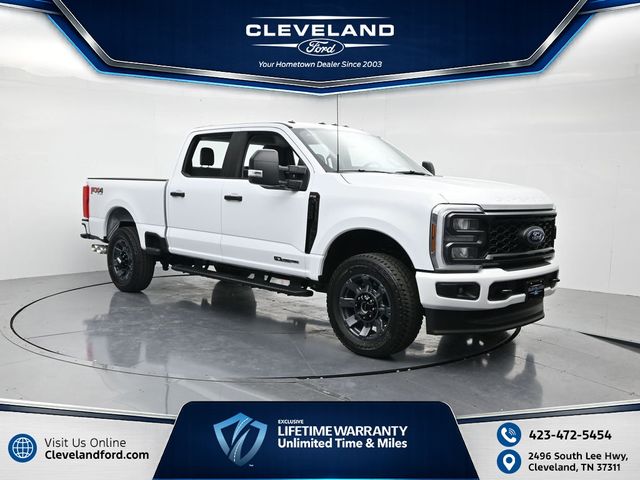 Oxford White 2026 Ford F-250 Super Duty Pickup Truck Four-Wheel Drive Automatic