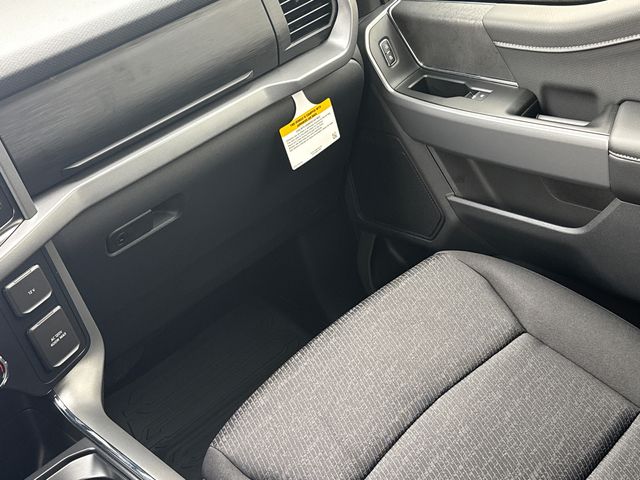 New 2025 White Ford XLT image 17