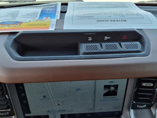 2024 Ford Bronco Outer Banks photo