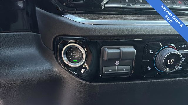 Used 2025 White Chevrolet LT image 29