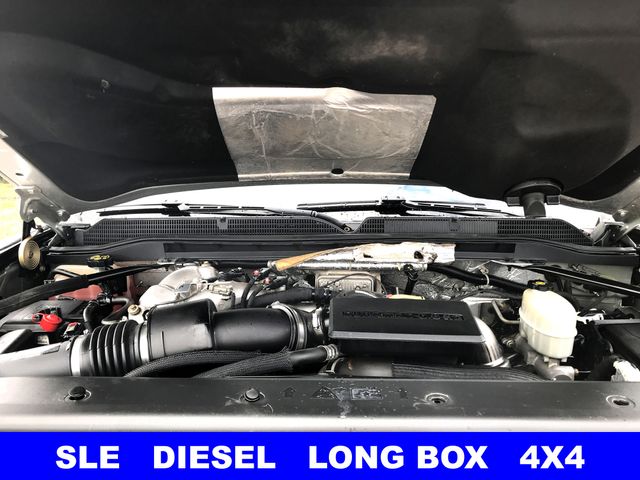 Used 2017  GMC SLE image 3