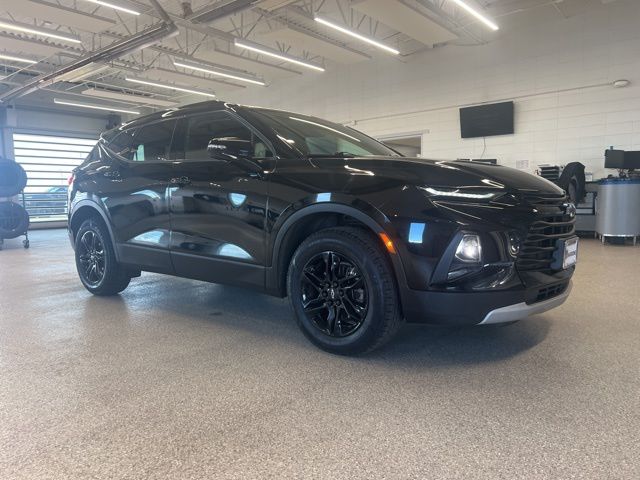 View vehicle photo 3