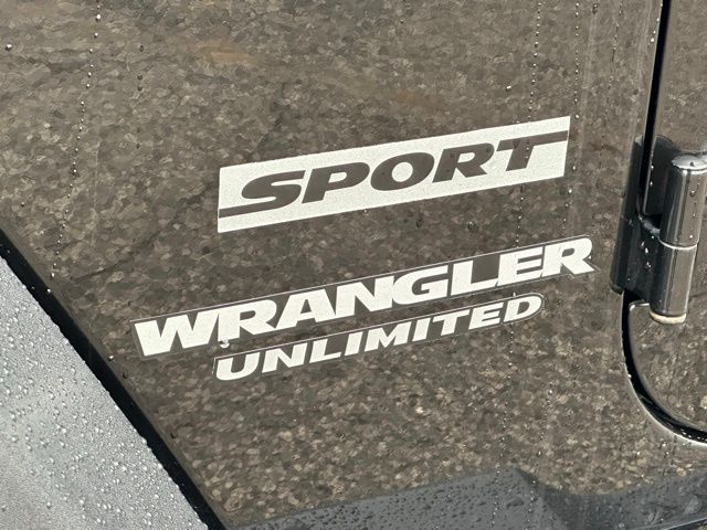 2017 Jeep Wrangler Unlimited Sport 23