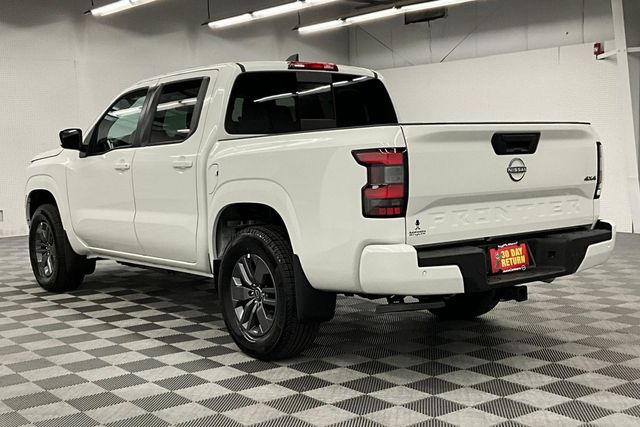 View vehicle photo 4