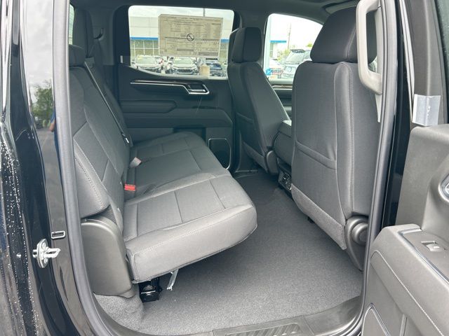 2025 Chevrolet Silverado 1500 LT photo