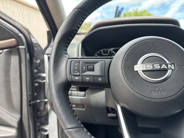 Used 2022 Gray Nissan SL image 17