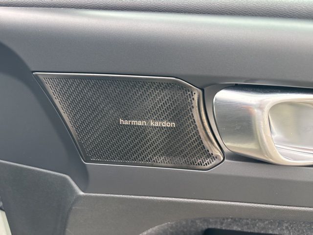 used 2022 Volvo XC40 Recharge Pure Electric car, priced at $24,999