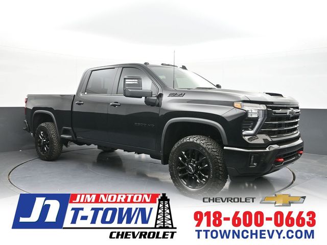 Black 2026 Chevrolet Silverado 2500HD LT Crew Cab 4WD Pickup Truck Four-Wheel Drive Automatic