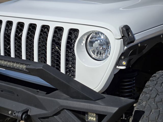 2020 Bright White Clearcoat Jeep Gladiator Sport 4X4 Truck
