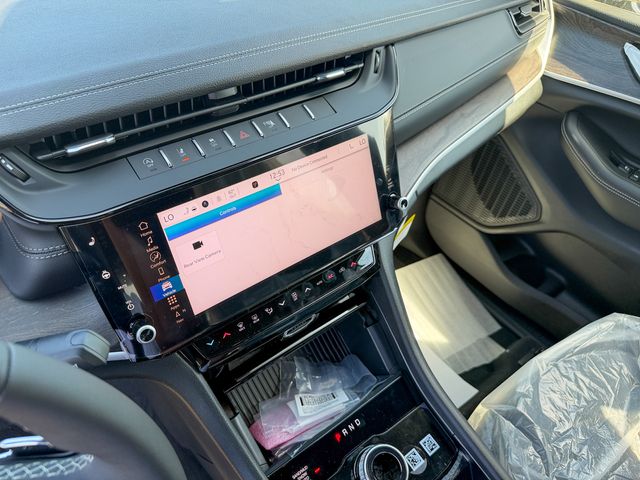 new 2026 Jeep Grand Cherokee car, priced at $37,525