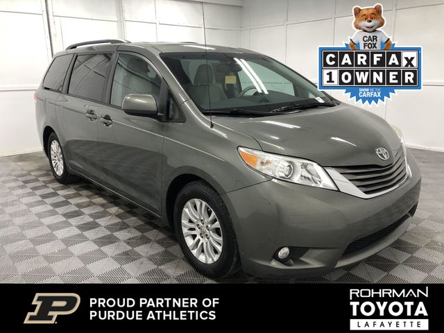 2011 Toyota Sienna XLE 8