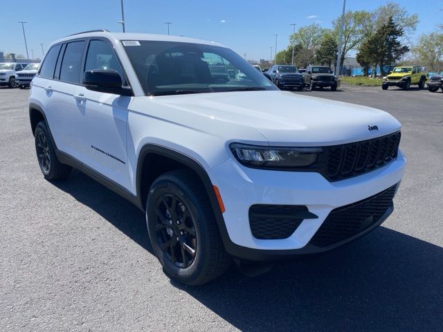 2024 Jeep Grand Cherokee Altitude 3