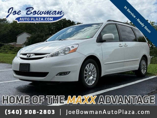 White (Blizzard Pearl) 2010 Toyota Sienna Minivan Front-Wheel Drive 5-Speed Automatic Overdrive
