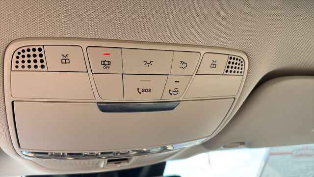 2022 Mercedes-Benz GLC GLC300 - Photo 16