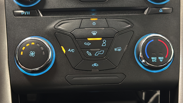 Used 2017 Lightning Blue Ford SE image 17