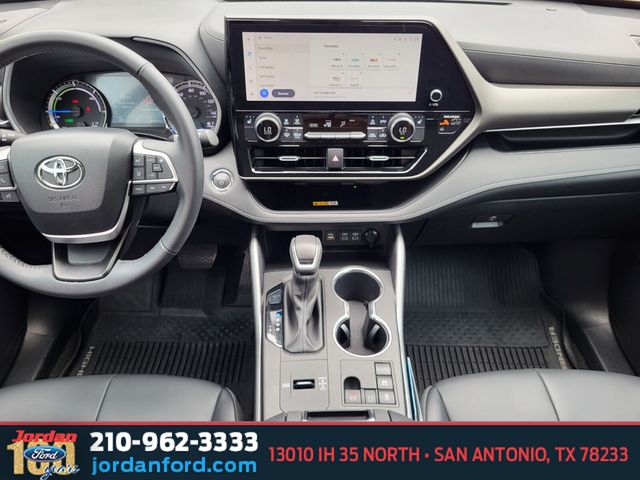 Used Car 2023 Toyota Highlander Hybrid  Xle For Sale Under $40,000 In San Antonio, Texas
