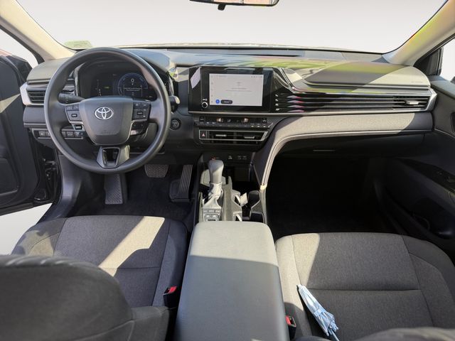 2025 Toyota Camry LE - Photo 10