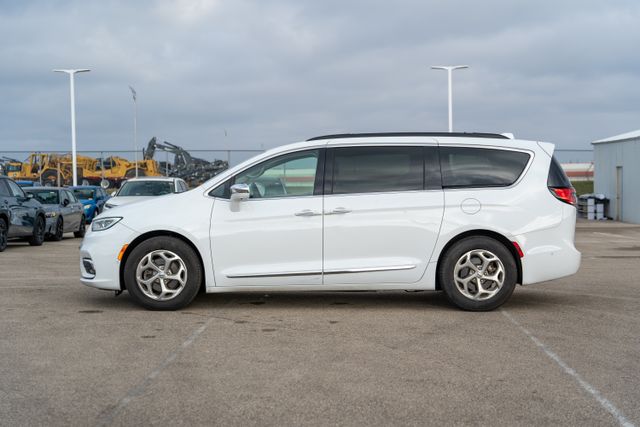 2022 Chrysler Pacifica Limited 4