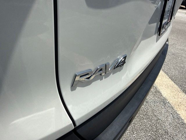 2022 Toyota RAV4 XLE Premium - Photo 34